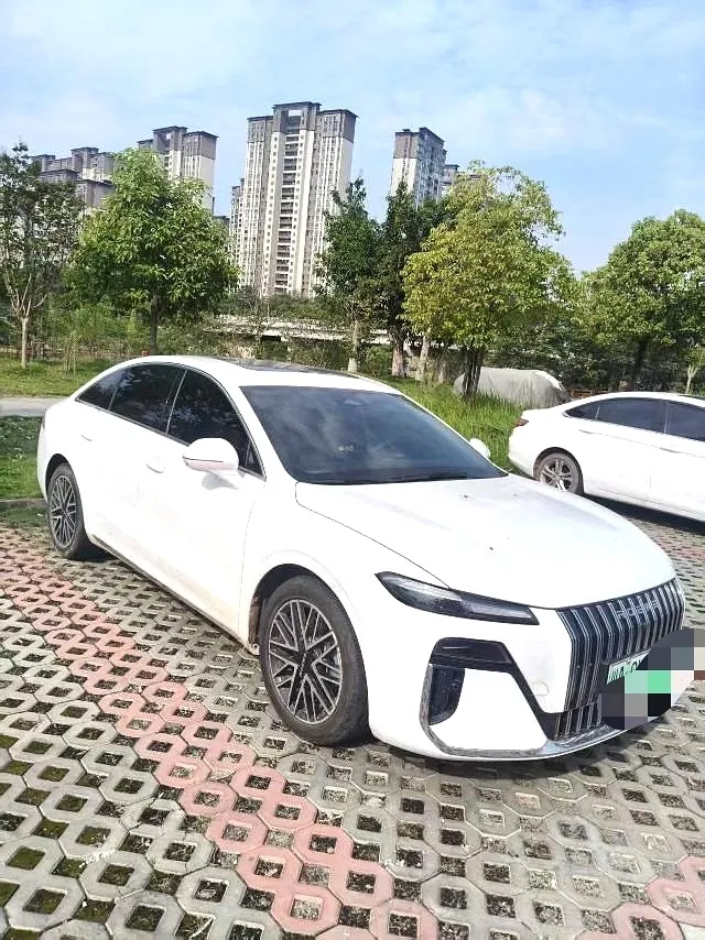 Roewe 2025 M7 DMH 1.5 160km Pleasant Edition Automatic Gear 3