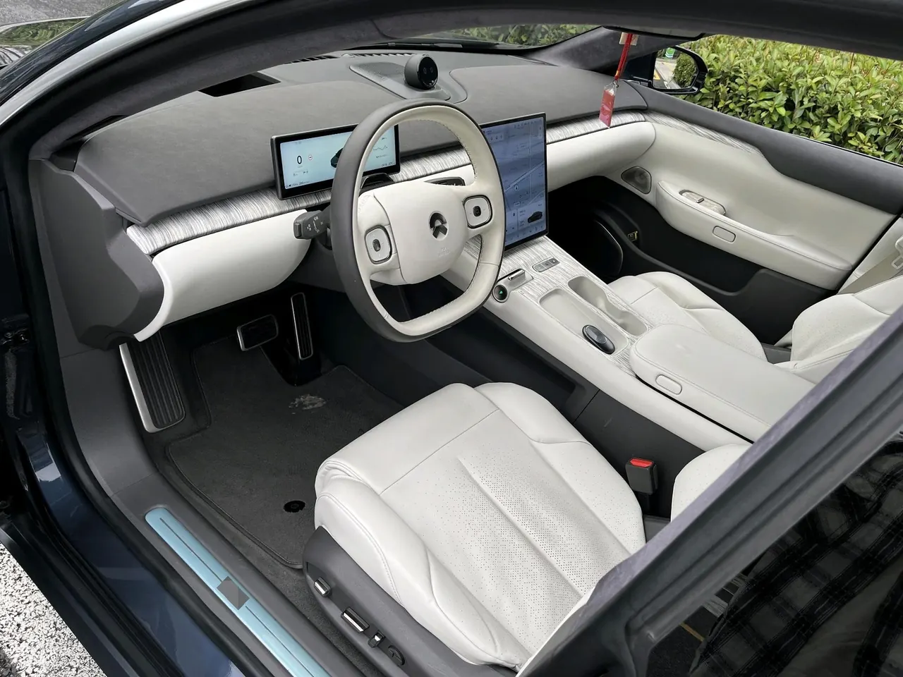 NIO 2023 ET7 75kWh automatic gear 4