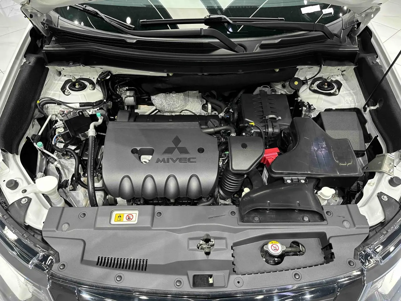 Mitsubishi 2021 Outlander 2.0 Stepless Two-Drive Obsidian Version 5-seat Automatic Gear 11