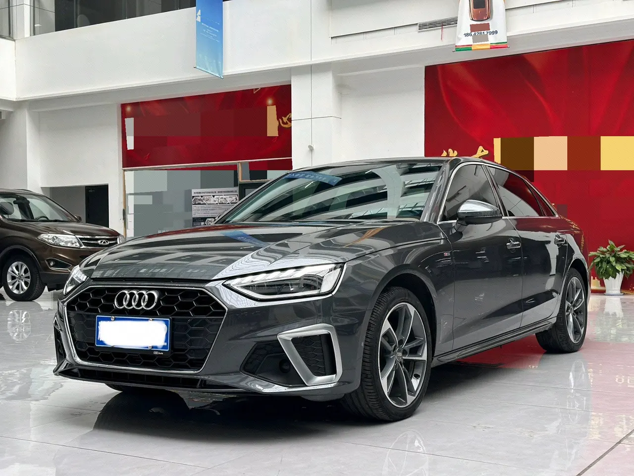 Открыть галерею: Audi 2020 A4L 2.0TFSI 40TFSI Fashion Dynamic Automatic