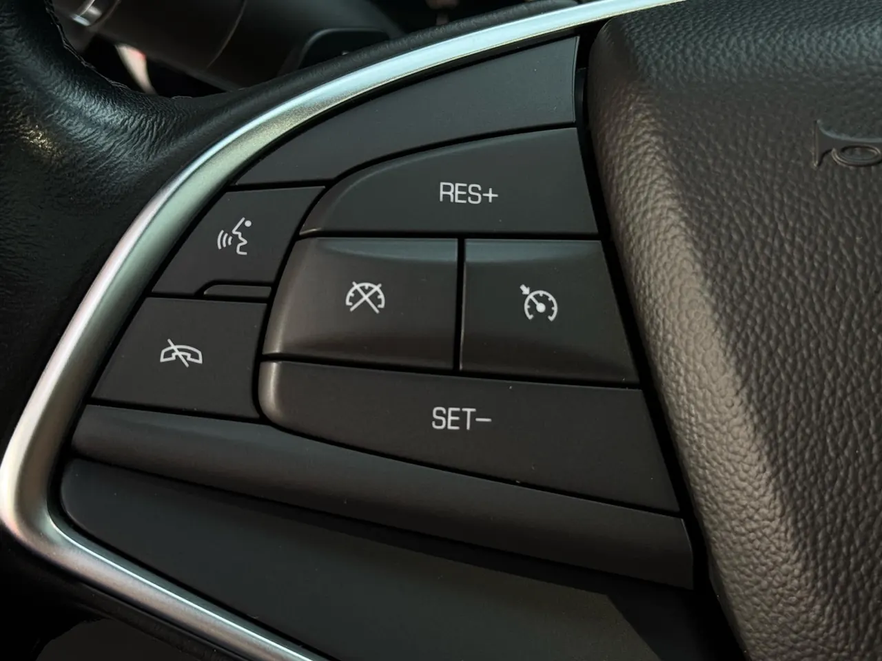 Cadillac 2023 XT5 48V 2.0T Two-Drive Fashion Automatic Gear 11