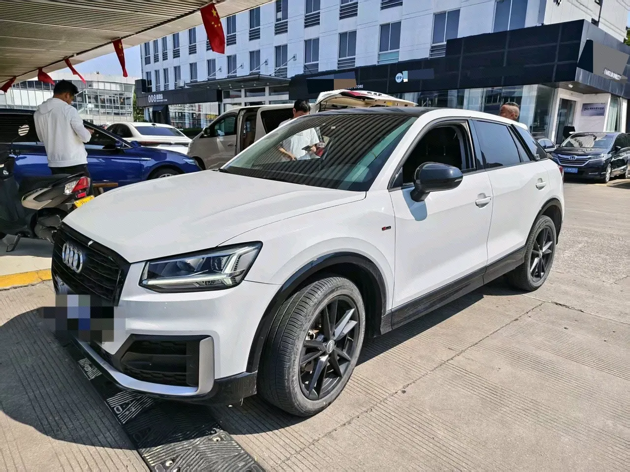 Открыть галерею: Audi 2020 Q2L 1.4TFSI 35TFSI Aggressive Dynamic Automatic