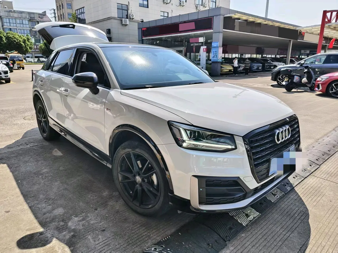Audi 2020 Q2L 1.4TFSI 35TFSI Aggressive Dynamic Automatic 2