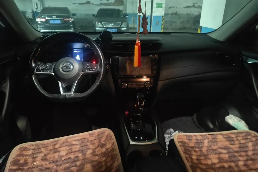 Nissan 2021 Qijun 2.0 stepless XL Premium two-wheel drive Zhilian exclusive version of automatic gear 5