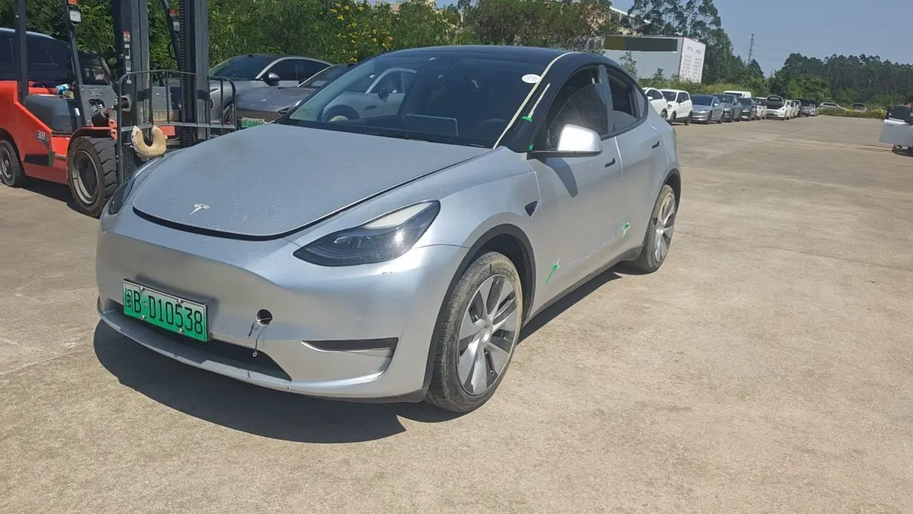 Open image lightbox: Tesla 2021 Model Y Standard Endurance Rear Drive Automatic Gear