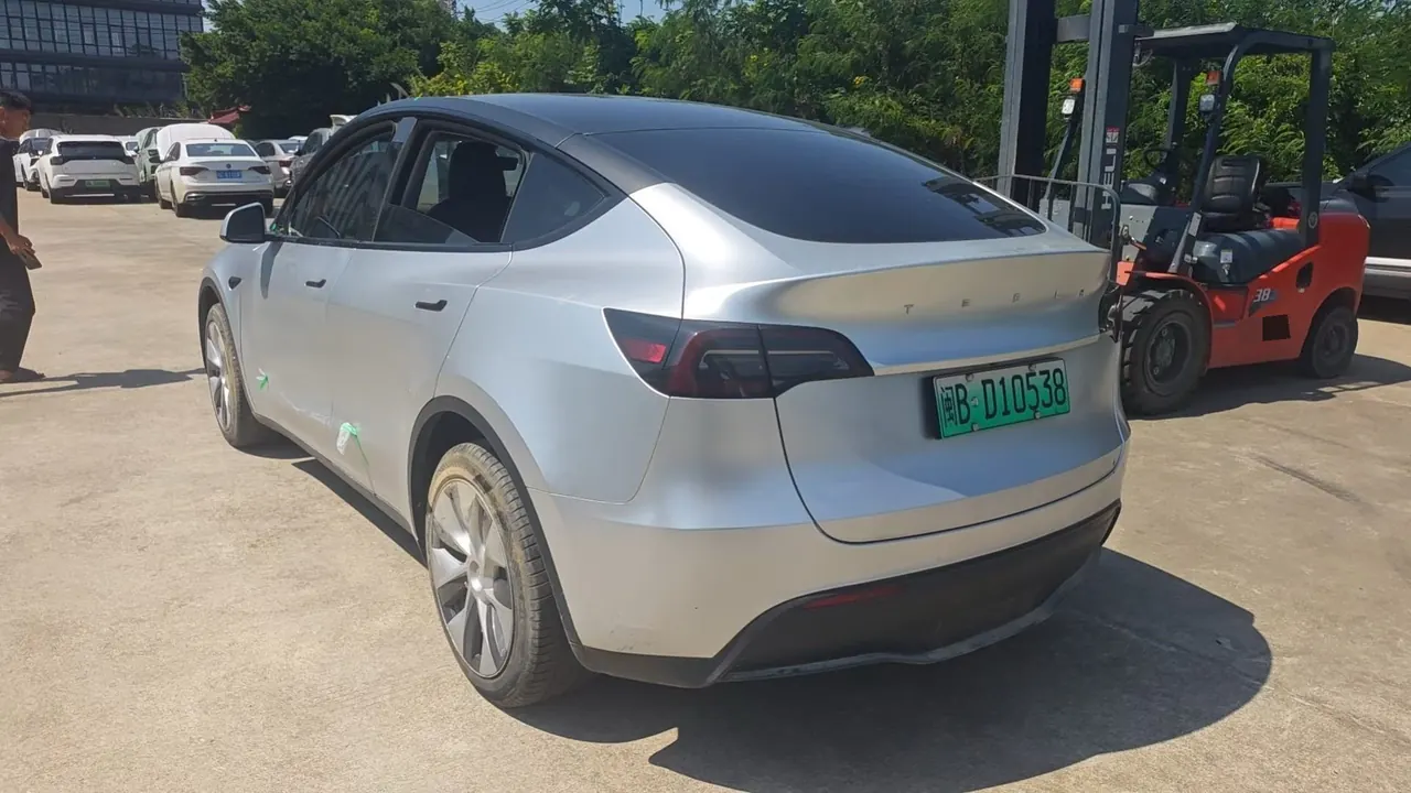 Tesla 2021 Model Y Standard Endurance Rear Drive Automatic Gear 3