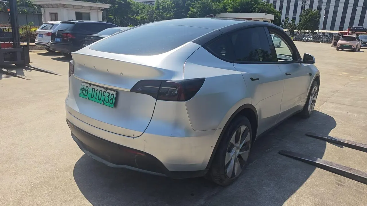 Tesla 2021 Model Y Standard Endurance Rear Drive Automatic Gear 4