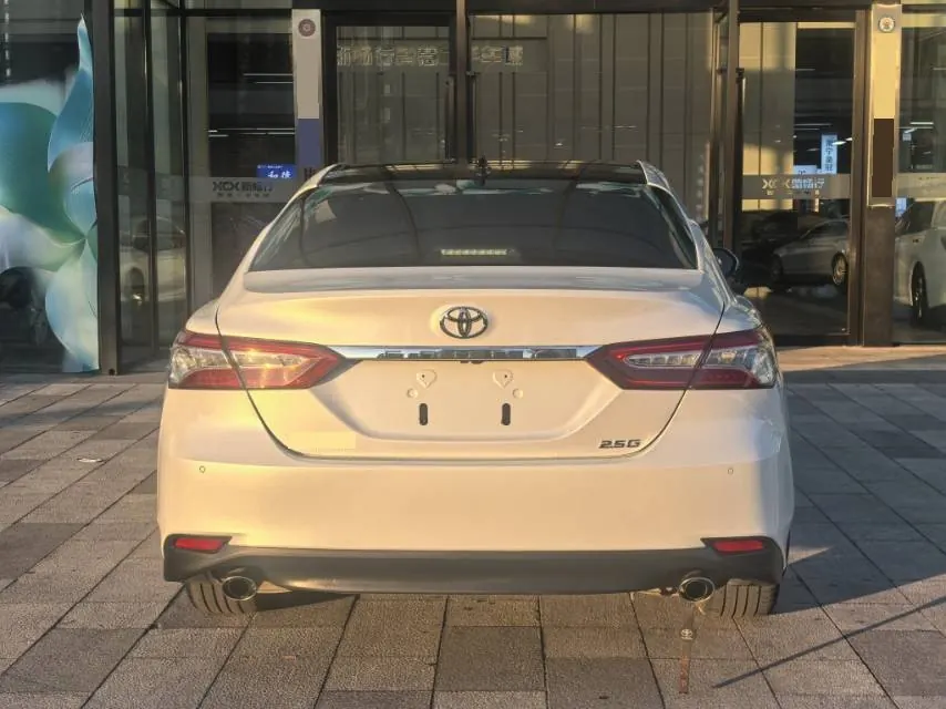 Toyota 2021 Camry 2.5G Deluxe Edition Automatic Gear 4