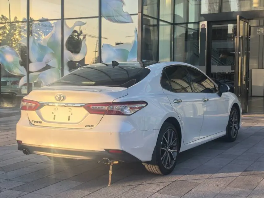 Toyota 2021 Camry 2.5G Deluxe Edition Automatic Gear 6