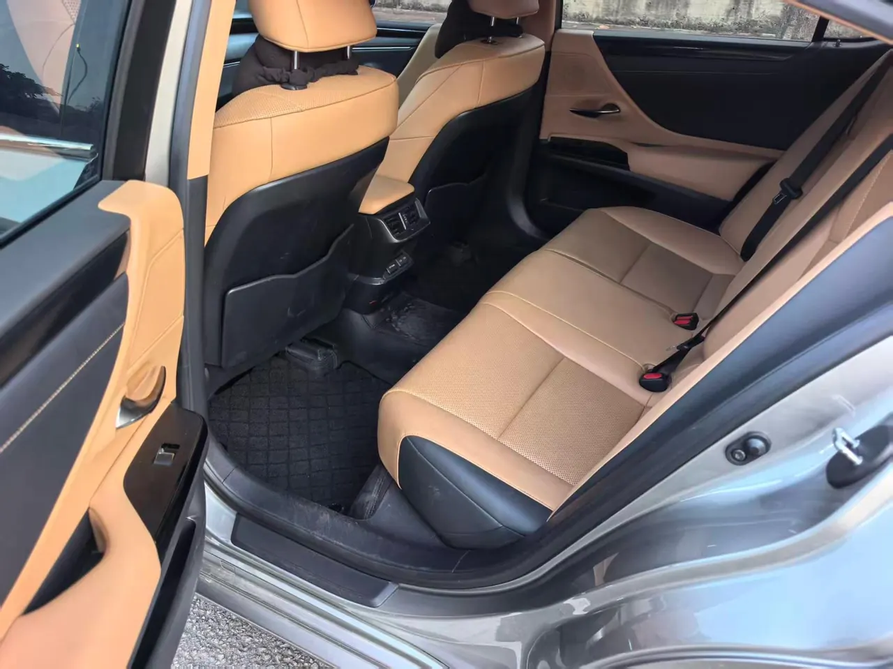 Lexus ES (Imported) 2021 ES200 2.0 Stepless Premium Edition Automatic Gear 6