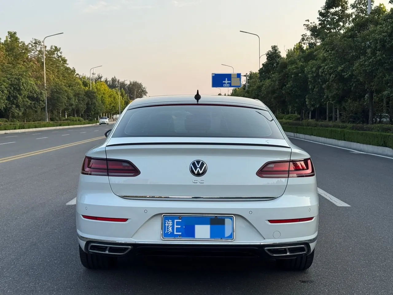 Volkswagen 2024 CC 2.0TSI 380TSI eye-catching automatic gear 5