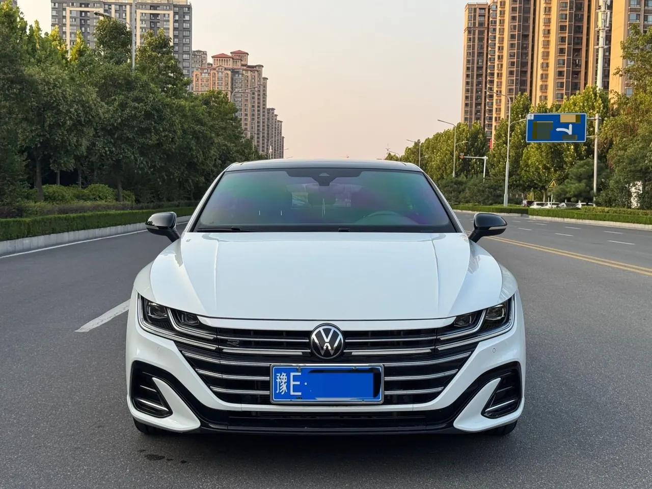 Volkswagen 2024 CC 2.0TSI 380TSI eye-catching automatic gear 6