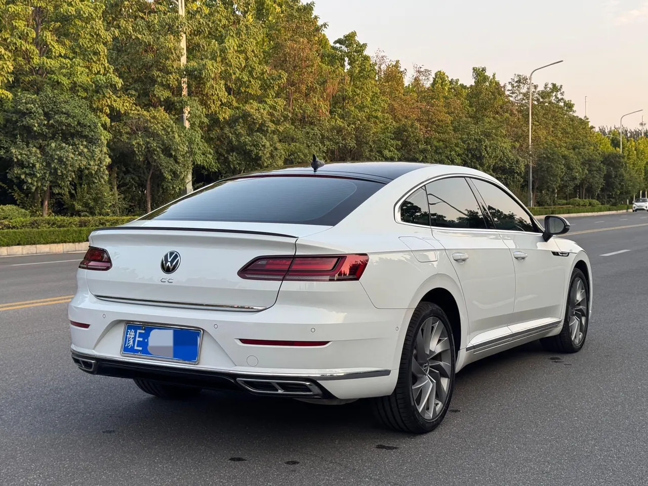 Volkswagen 2024 CC 2.0TSI 380TSI eye-catching automatic gear 8