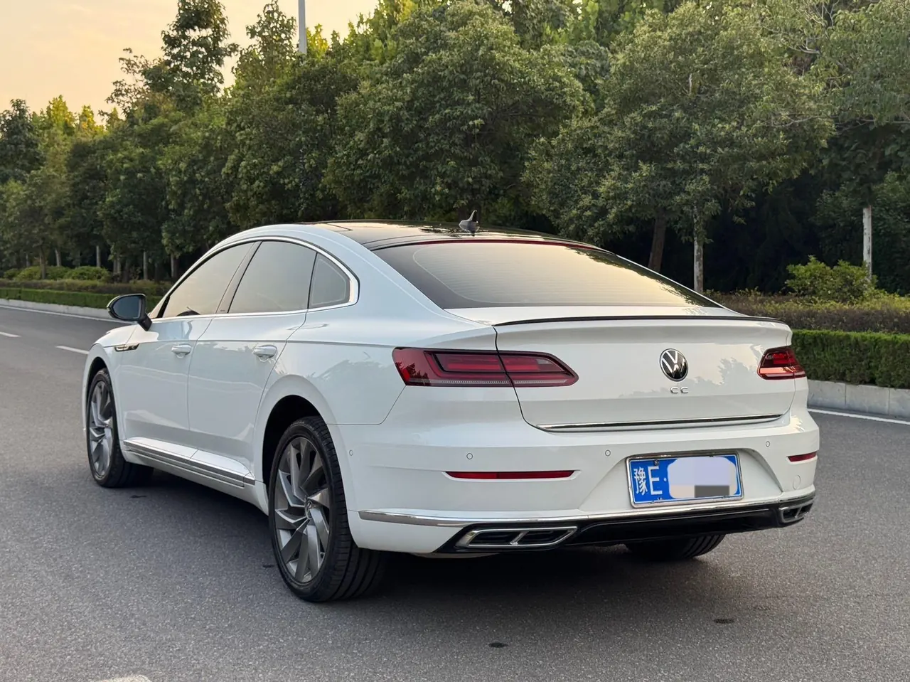 Volkswagen 2024 CC 2.0TSI 380TSI eye-catching automatic gear 9