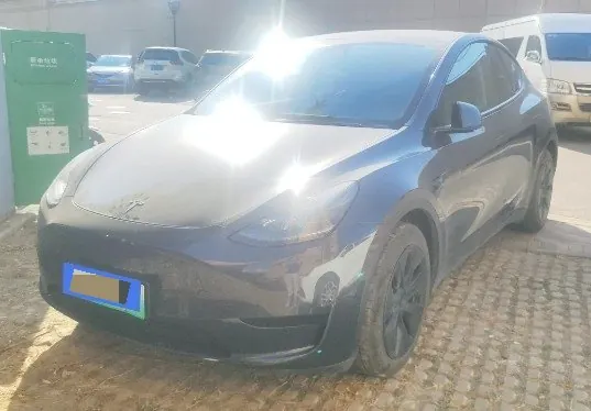 Open image lightbox: Tesla 2024 Model Y rear-wheel drive version automatic transmission