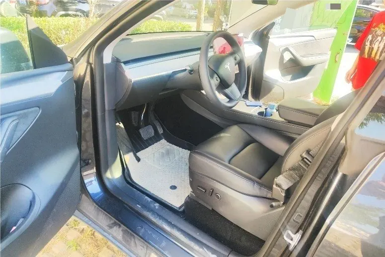 Tesla 2024 Model Y rear-wheel drive version automatic transmission 3