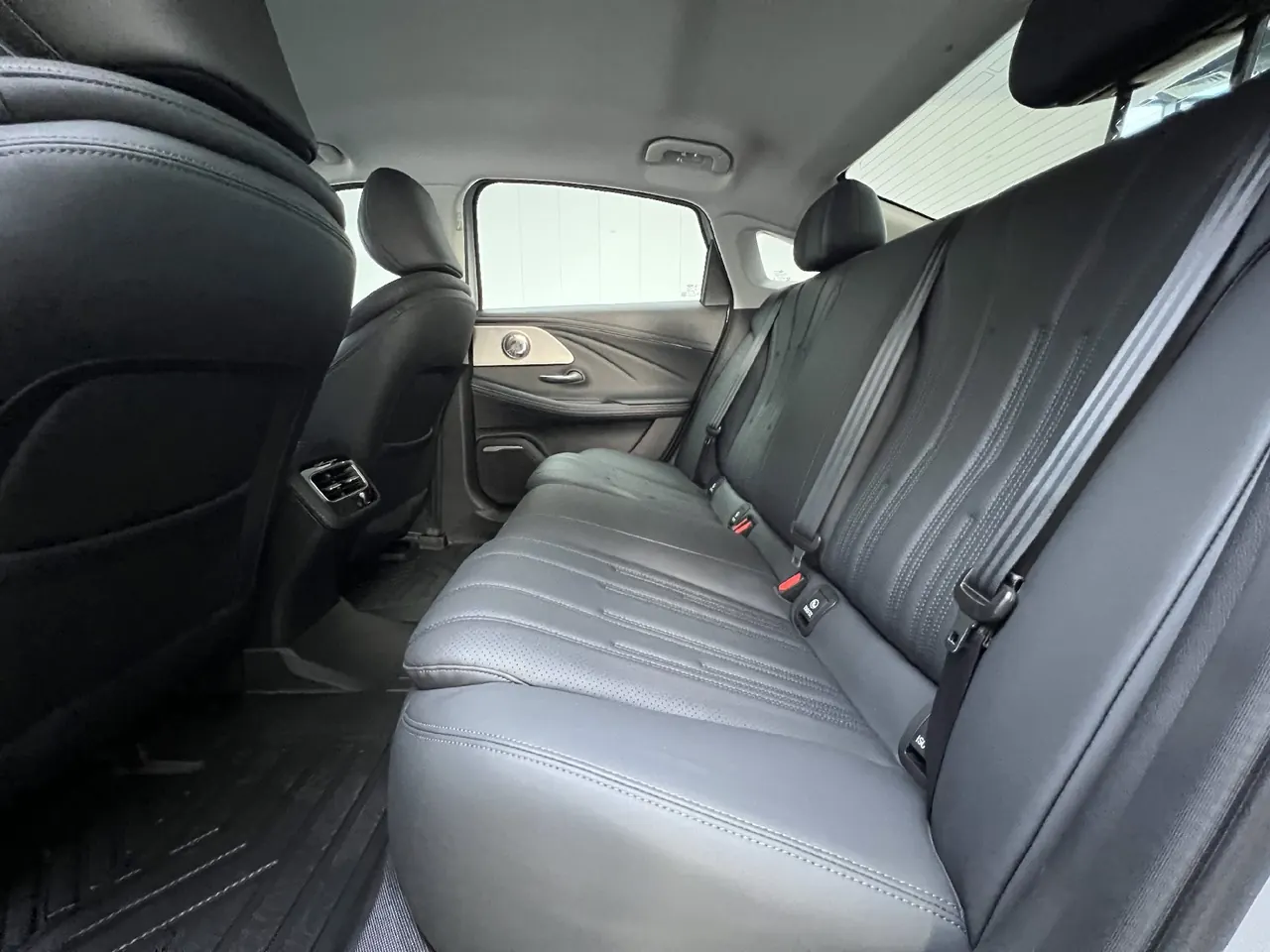 Chery 2025 Fengyun A8 1.5 70km Standard Automatic Gear 6