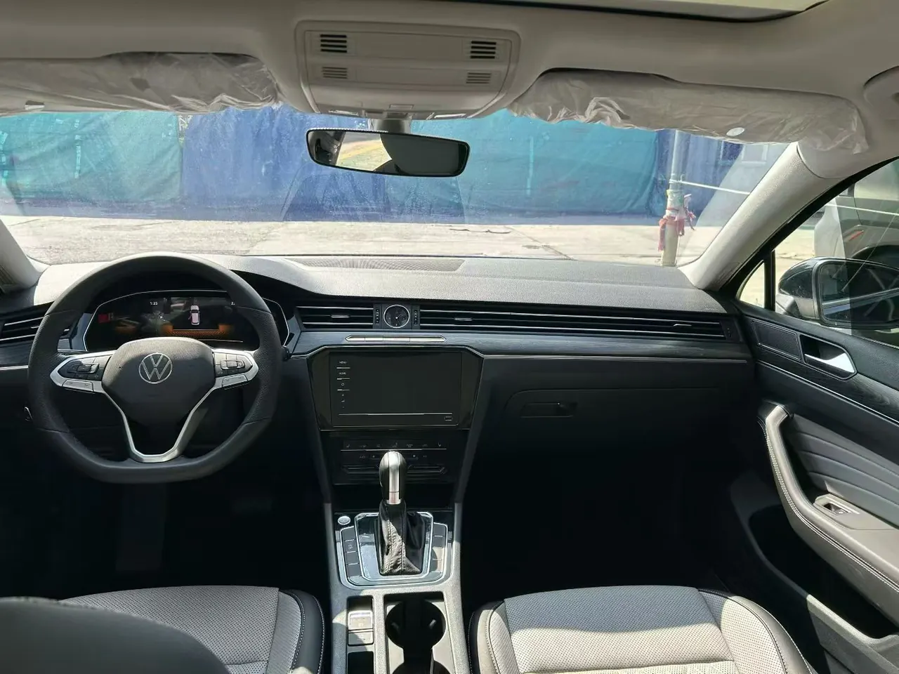 Volkswagen 2025 Magotan 2.0TSI 330TSI 2 million luxury automatic gear 5