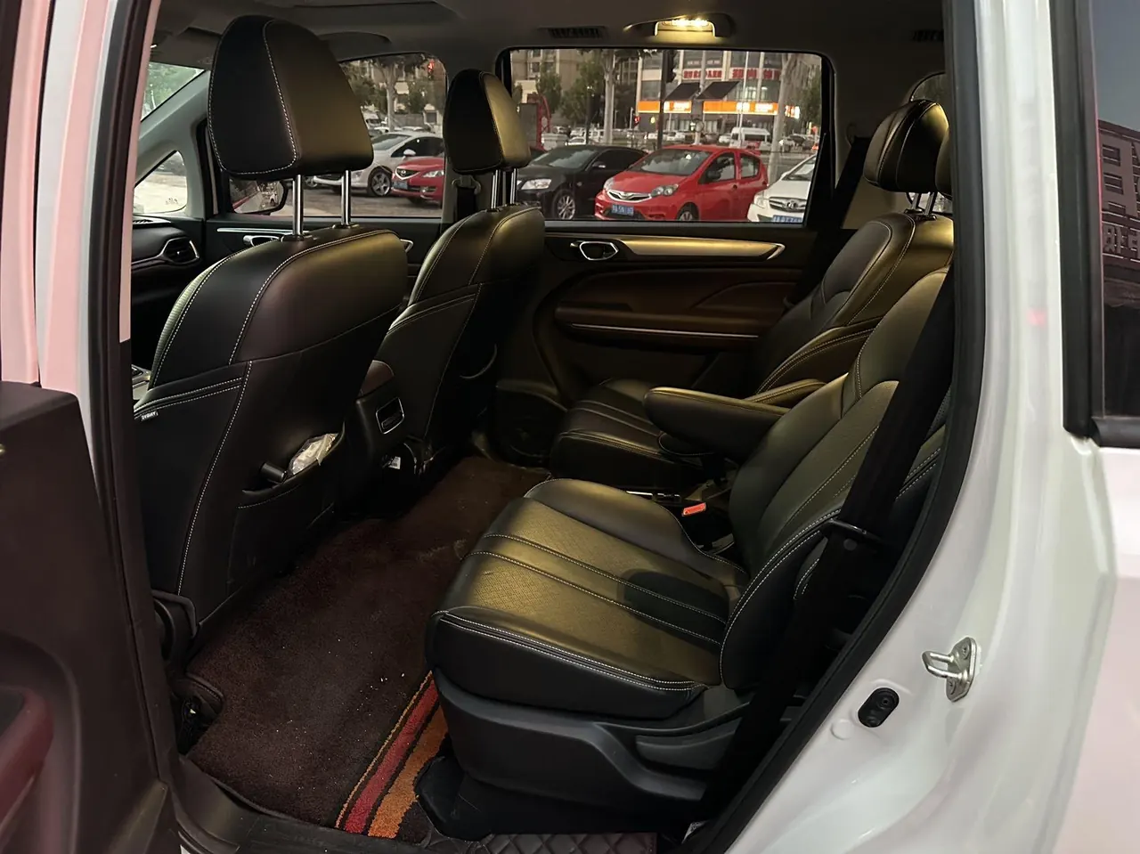 Chuanqi 2021 M6 1.5T 270T Deluxe Edition 7-seat Automatic Gear 6