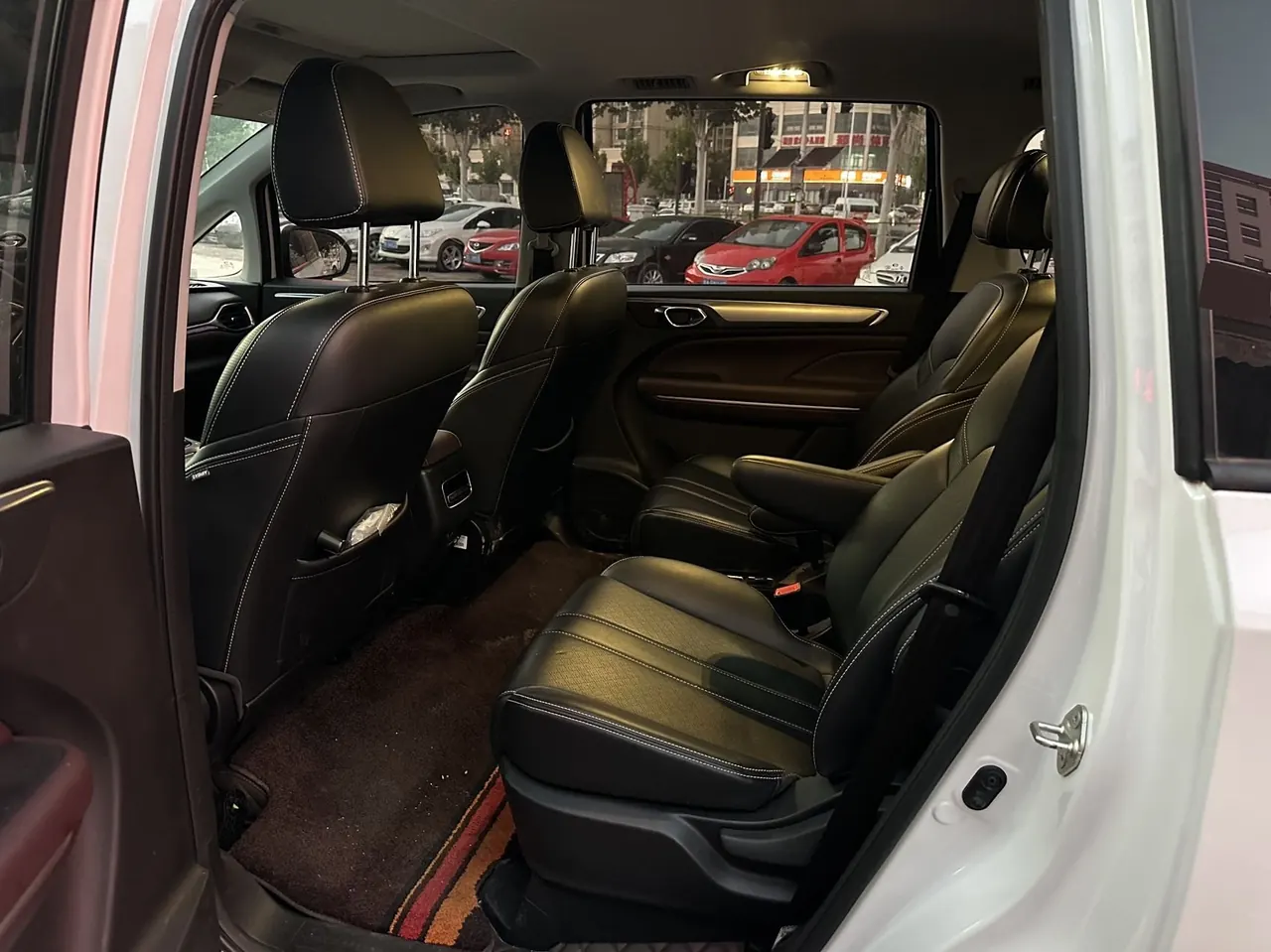 Chuanqi 2021 M6 1.5T 270T Deluxe Edition 7-seat Automatic Gear 7