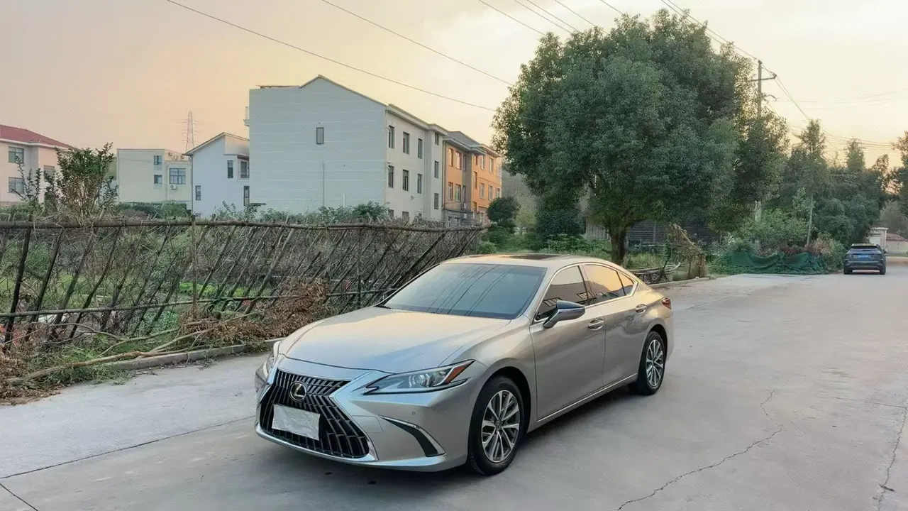 Open image lightbox: Lexus ES (Imported) 2023 ES200 2.0 Stepless Premium Edition Automatic Gear