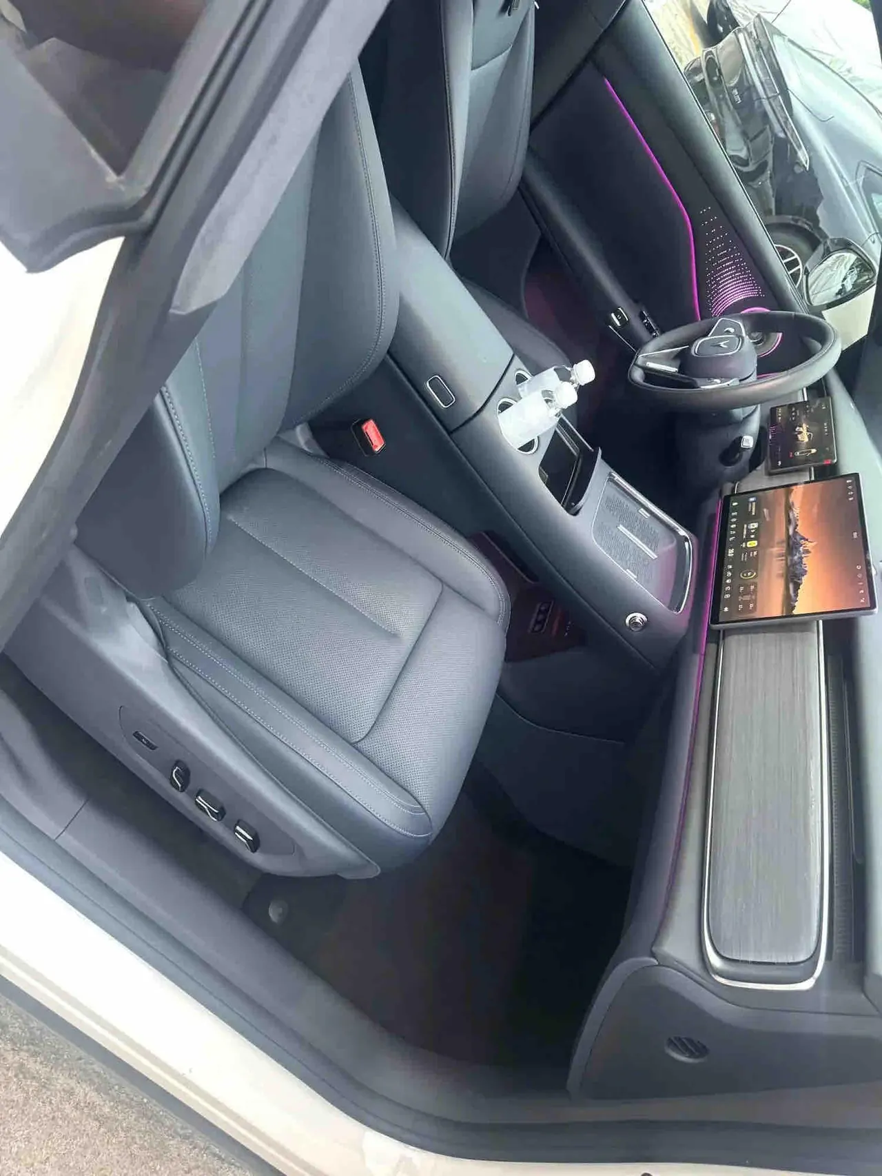 Voyah 2025 bosom friends rear drive dry Kun version of automatic gear 5