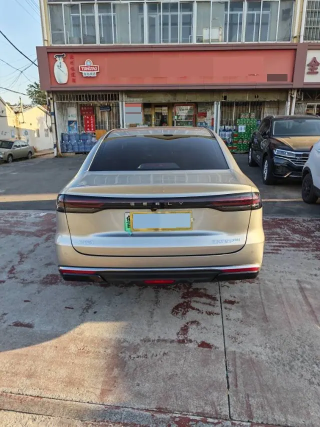 Geely Galaxy 2025 xingyao 6 EM-i 1.5 125km exploration version automatic gear 3