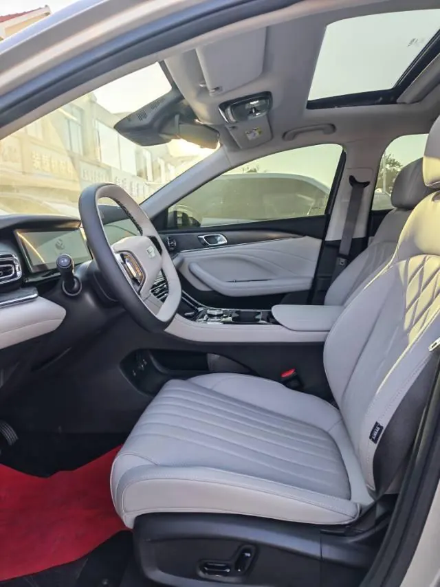 Geely Galaxy 2025 xingyao 6 EM-i 1.5 125km exploration version automatic gear 4