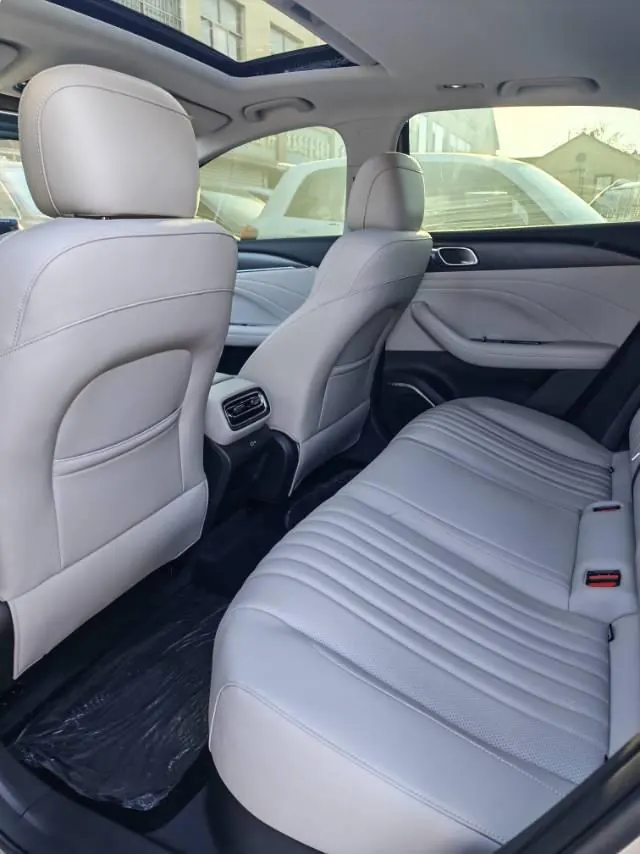 Geely Galaxy 2025 xingyao 6 EM-i 1.5 125km exploration version automatic gear 5