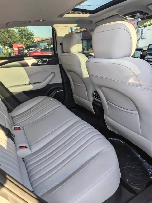 Geely Galaxy 2025 xingyao 6 EM-i 1.5 125km exploration version automatic gear 8