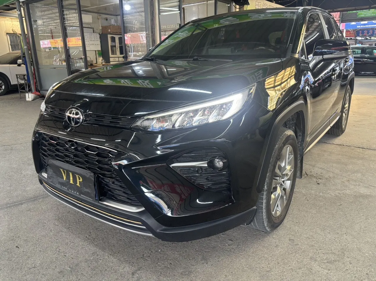 Открыть галерею: Toyota 2022 Wilanda 2.0 Stepless Four-wheel Drive Luxury PLUS Edition Automatic Gear
