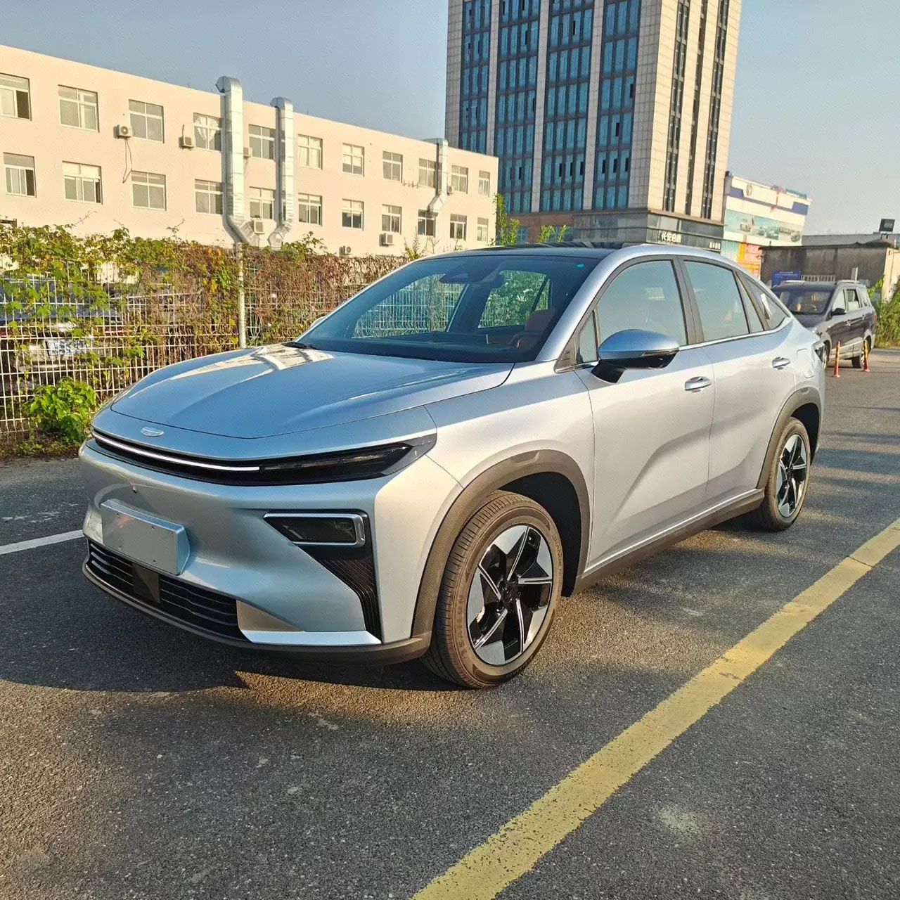 Открыть галерею: Geely 2026 Boyue REV 375km Long Endurance Platinum Extended Range Zhizun Edition Automatic Gear