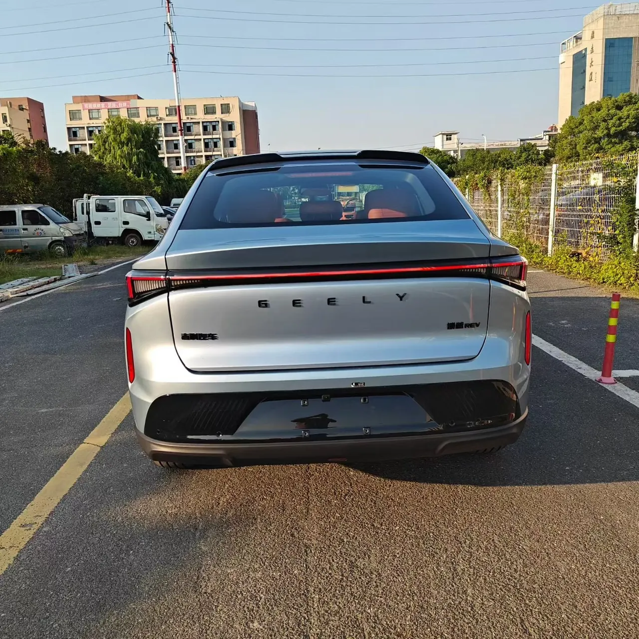 Geely 2026 Boyue REV 375km Long Endurance Platinum Extended Range Zhizun Edition Automatic Gear 8
