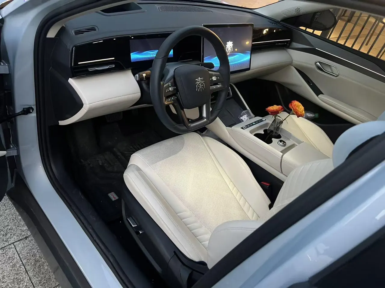 BYD 2025 Qin L EV 545KM cloud chariot type automatic gear 3