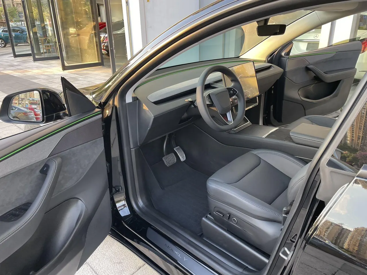 Tesla 2025 Model Y long endurance all-wheel drive version (modified) automatic gear 4