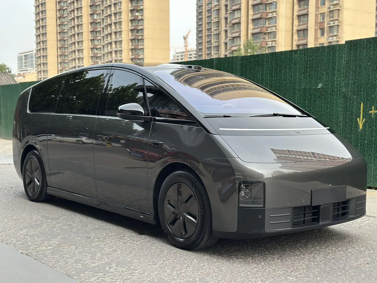Li 2025 MEGA Home Family Special Edition Automatic 3