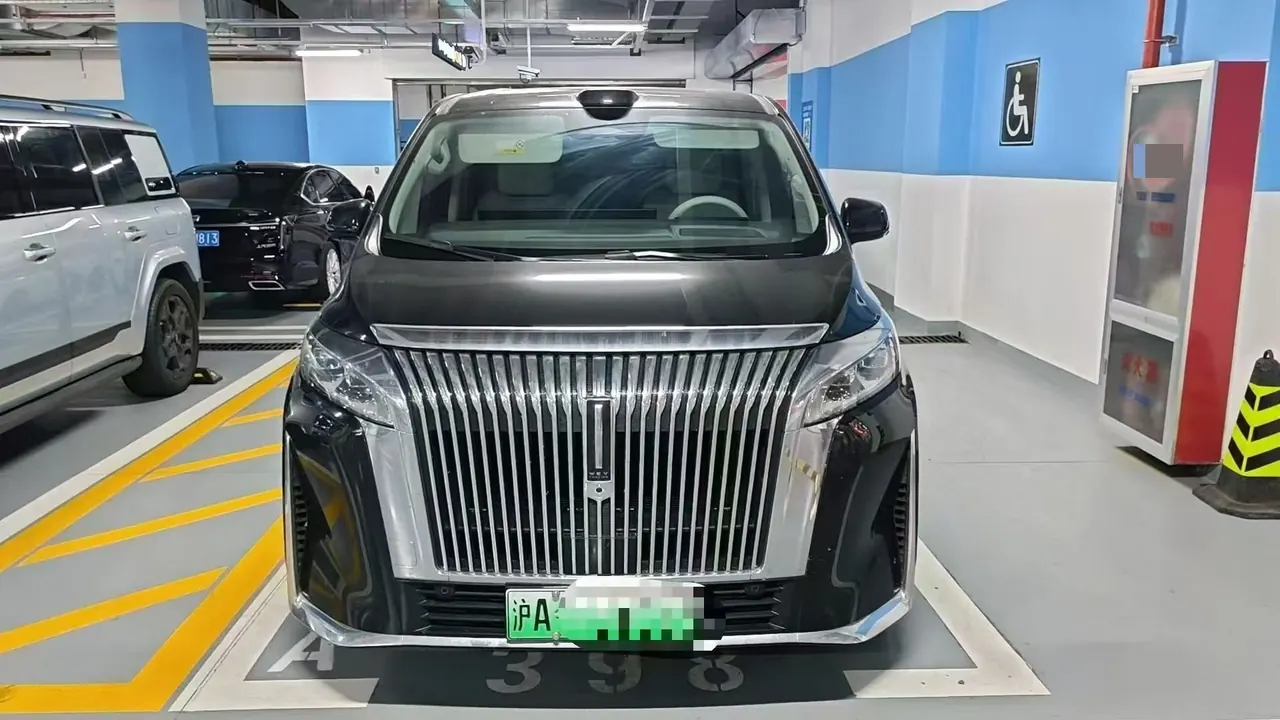 WEY 2025 VV7 Hi4 1.5T Four-Wheel-Drive Automatic Model 2