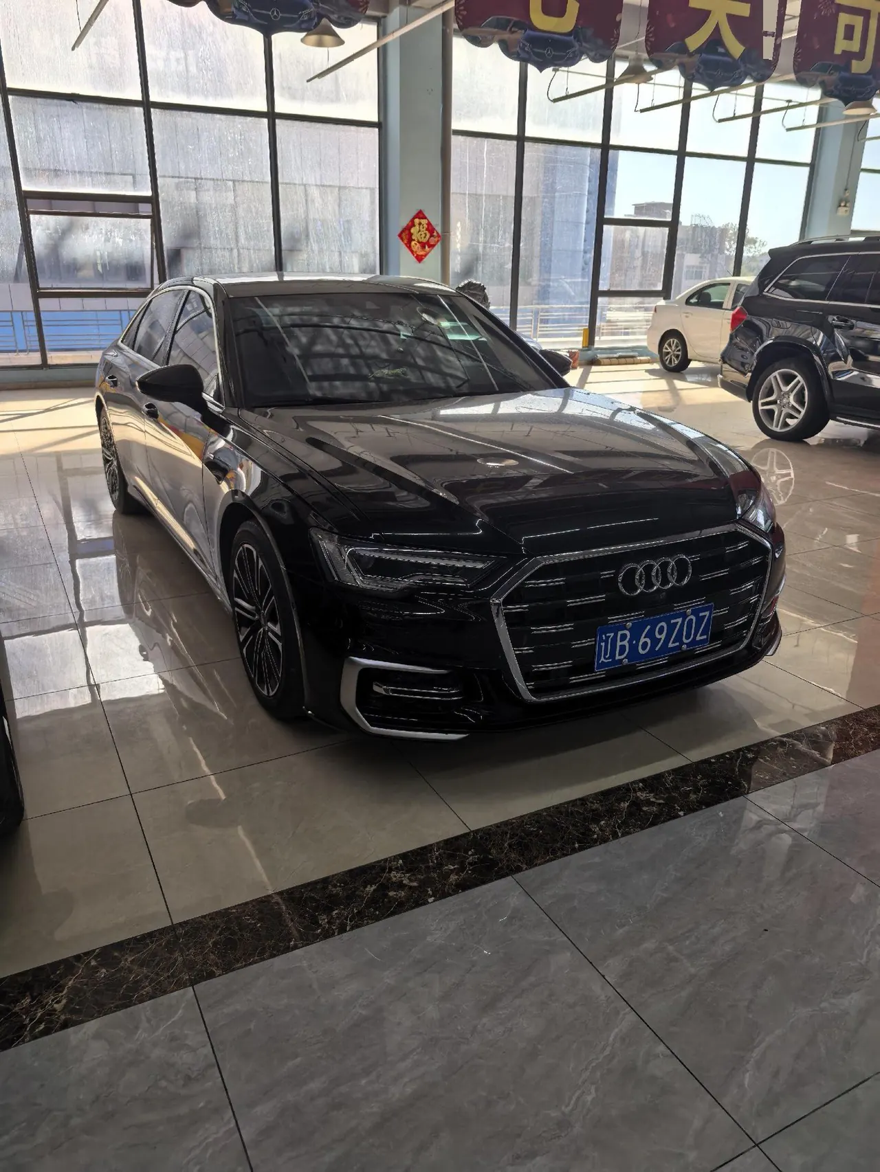 Открыть галерею: Audi 2024 A6L 2.0TFSI 45TFSI Selected Dynamic Automatic