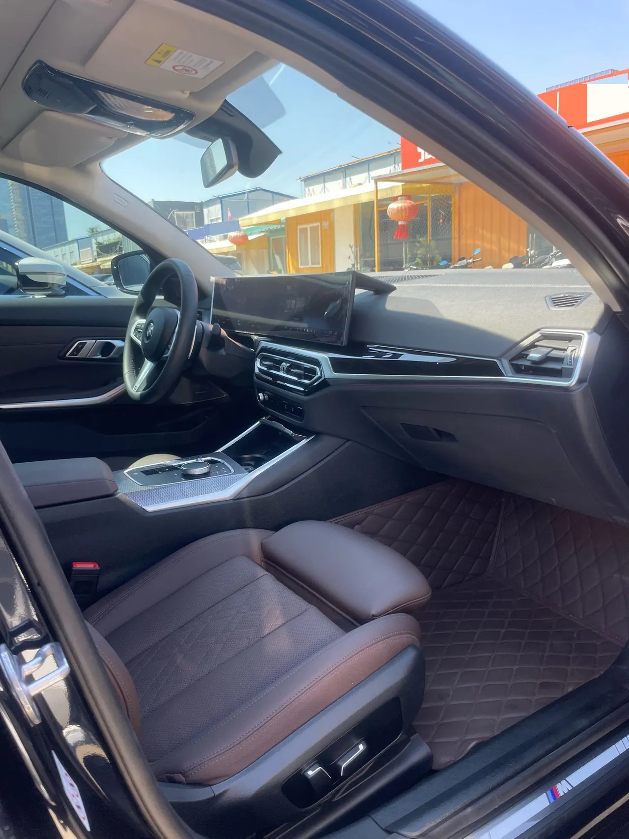 BMW 3 Series 2024 325Li 2.0T M Sports Obsidian Night Suit Automatic Gear 5