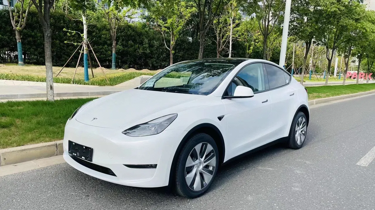 Open image lightbox: Tesla 2022 Model Y rear-wheel drive version (facelift) automatic gear