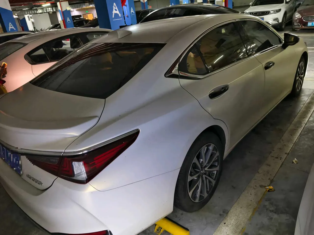 Lexus ES (Imported) 2022 ES300h 2.5 Stepless Excellence Edition Automatic Gear 2