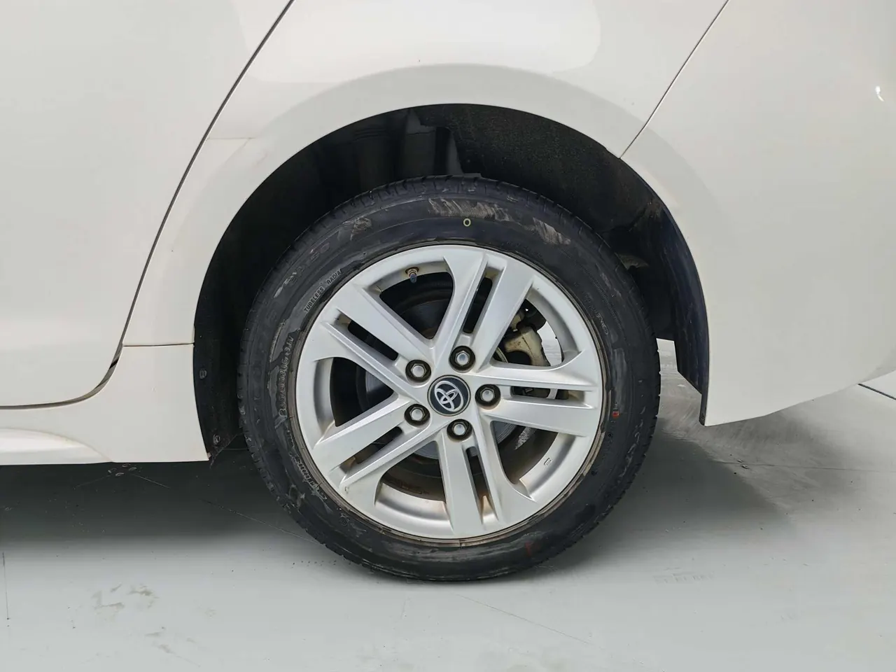 Toyota 2022 Lei Ling 1.2T Stepless 185T Deluxe Automatic Gear 15