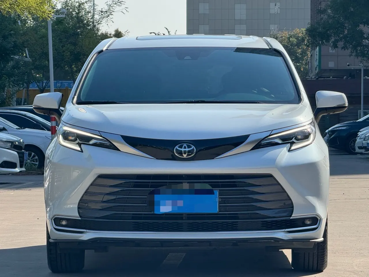 Toyota 2024 Sana 2.5 Stepless Four-wheel Drive Premium Edition Automatic Transmission 2