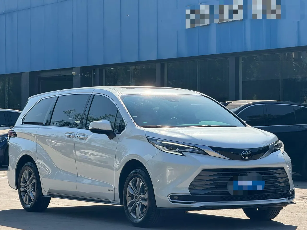 Toyota 2024 Sana 2.5 Stepless Four-wheel Drive Premium Edition Automatic Transmission 3
