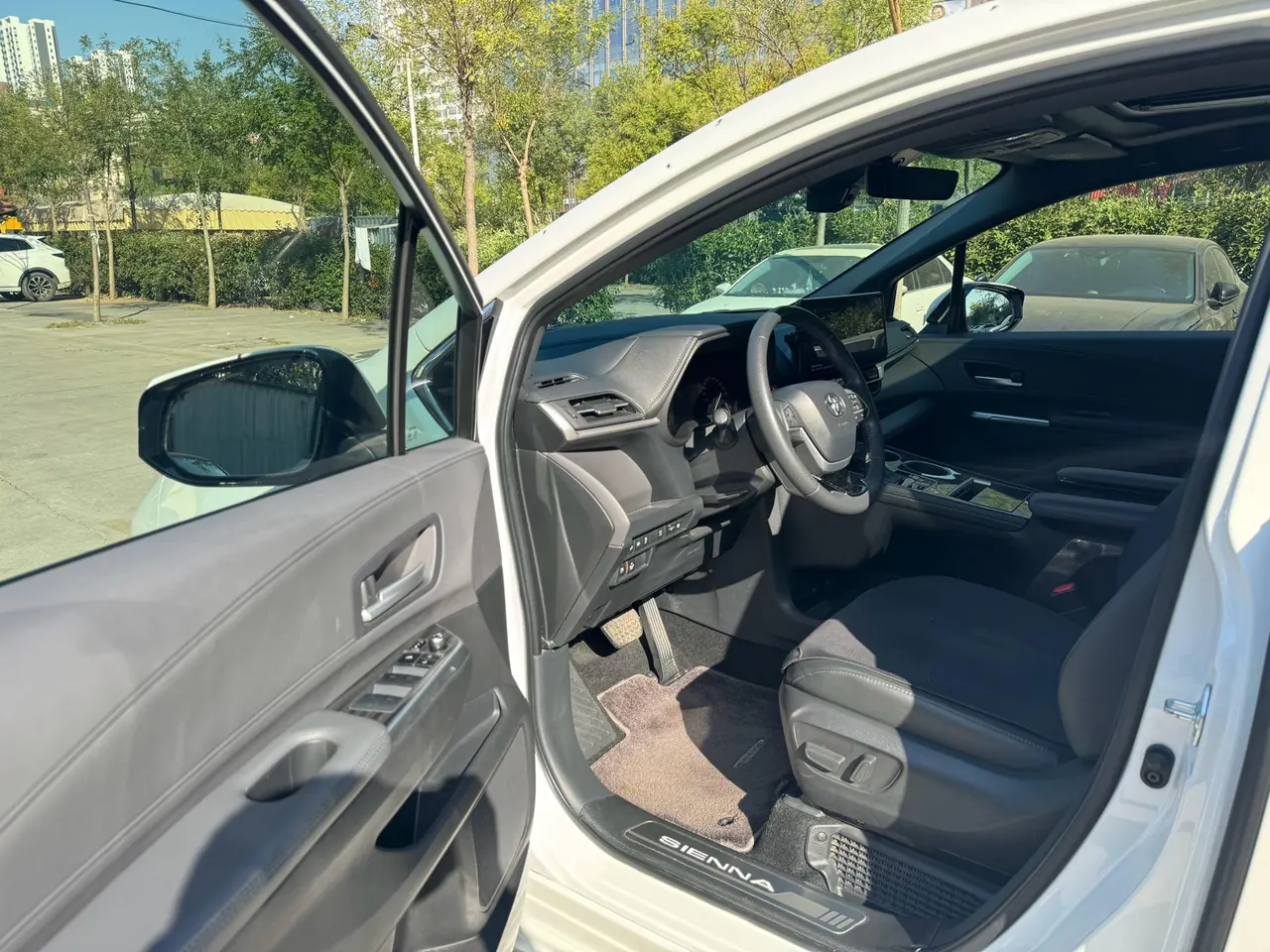 Toyota 2024 Sana 2.5 Stepless Four-wheel Drive Premium Edition Automatic Transmission 4