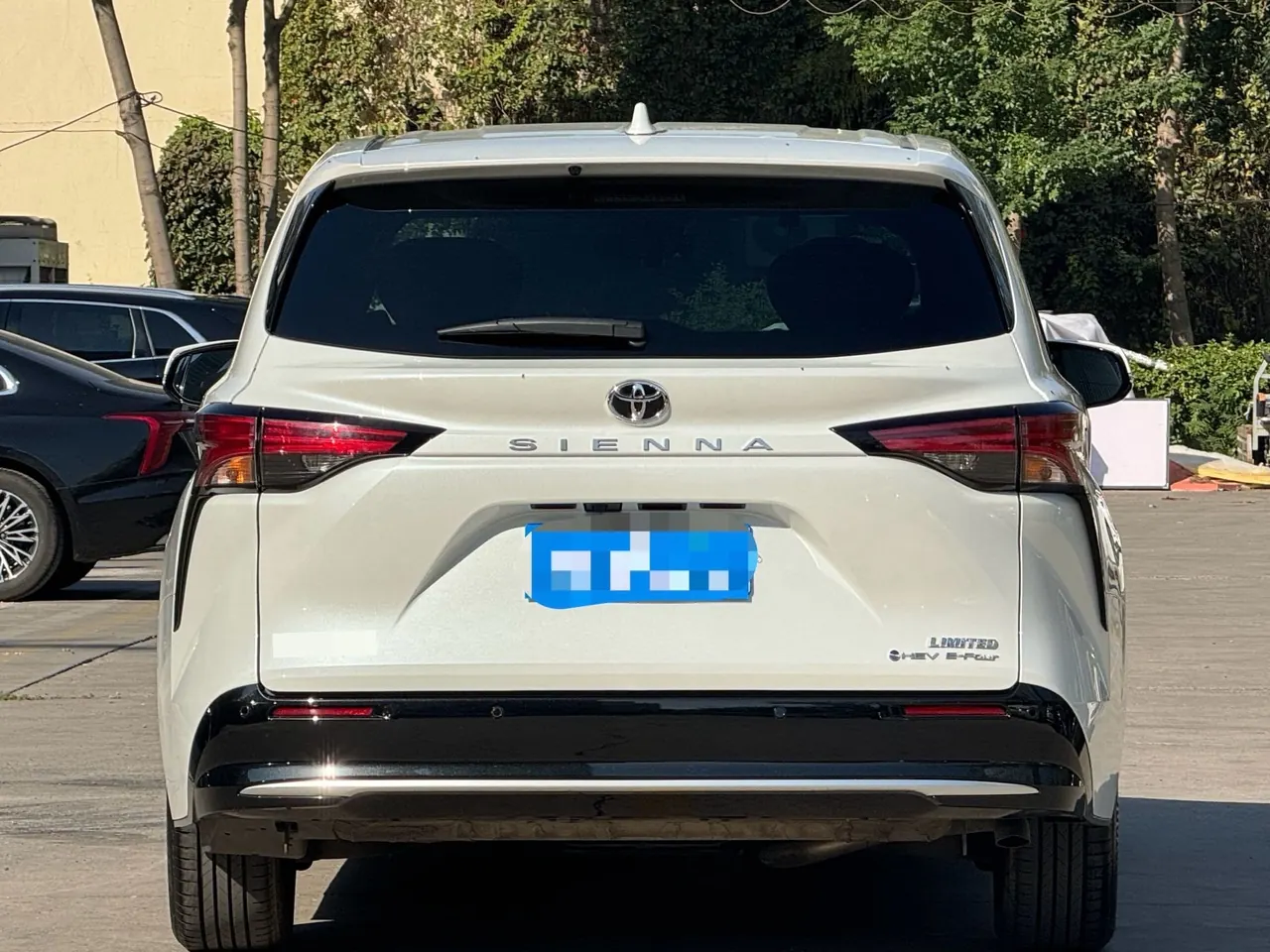 Toyota 2024 Sana 2.5 Stepless Four-wheel Drive Premium Edition Automatic Transmission 9