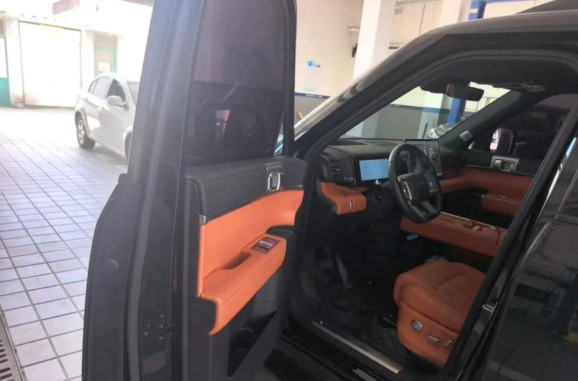 FangChengBao 2025 titanium 7 1.5T stepless 190KM four-wheel drive Ultra version of automatic gear 3