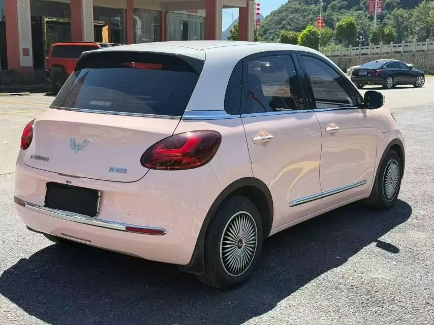 WuLing 2023 Plantronics 410km LingBox Exclusive Automatic Transmission 4