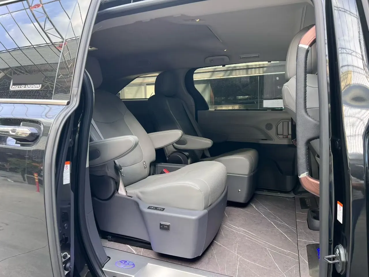 Toyota 2026 Grevia HYBRID 2.5 Stepless Comfort Edition Automatic Transmission 6