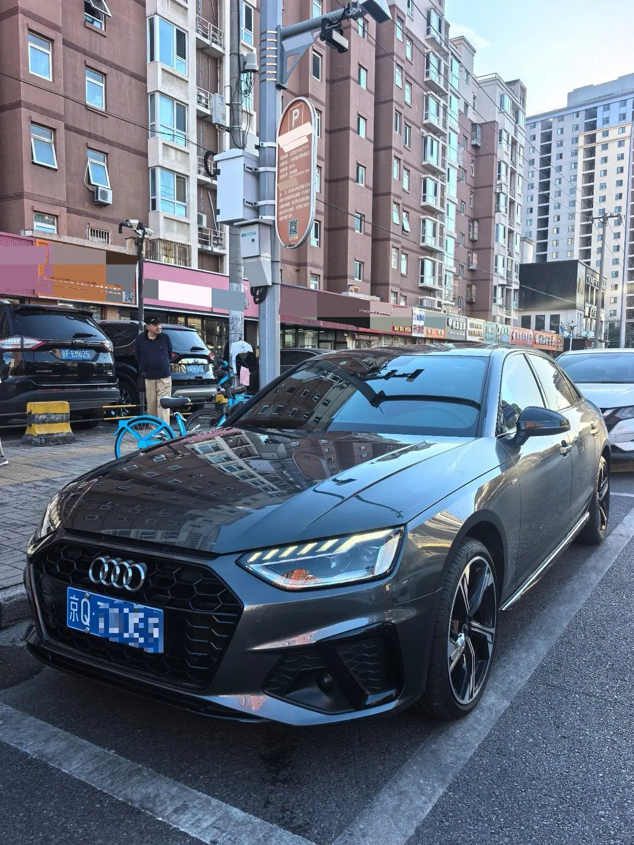 Открыть галерею: Audi 2024 A4L 2.0TFSI 40TFSI Deluxe Dynamic Automatic
